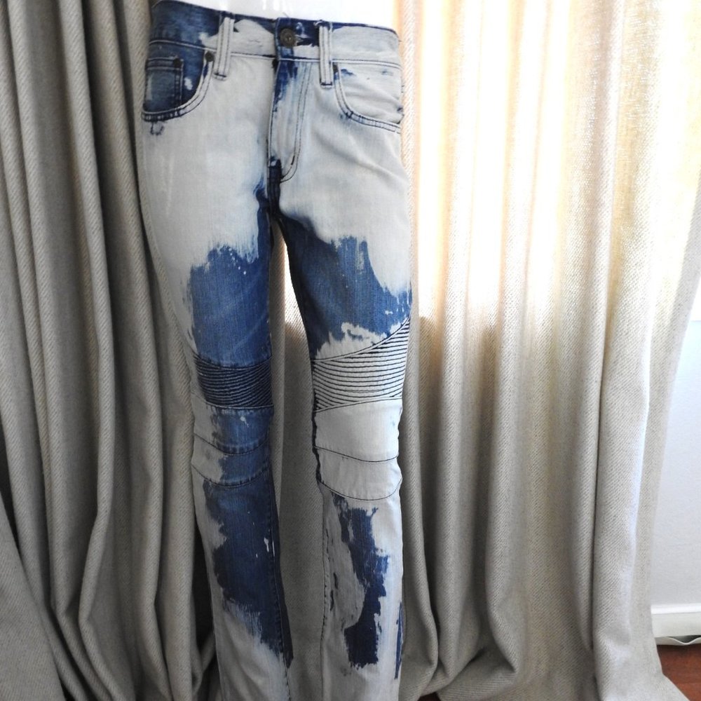 Rsrch & Dvlpmnt Distressed Jeans With bleached Spots Los Angeles Size 28